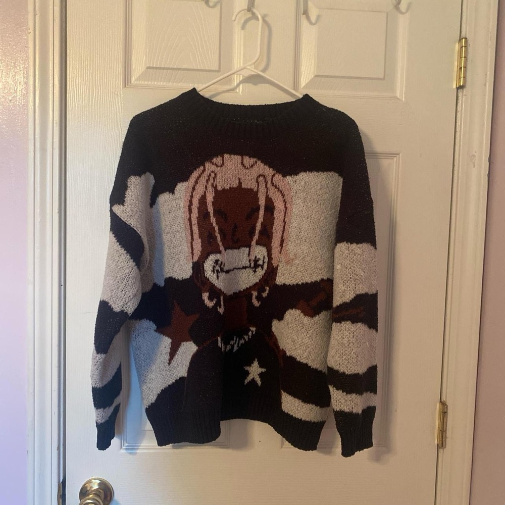 Graphic sweater